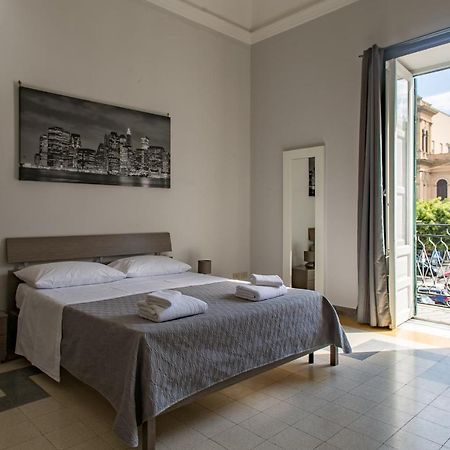 Giachi Friendly Rooms Alla Stazione Palermo Exterior foto