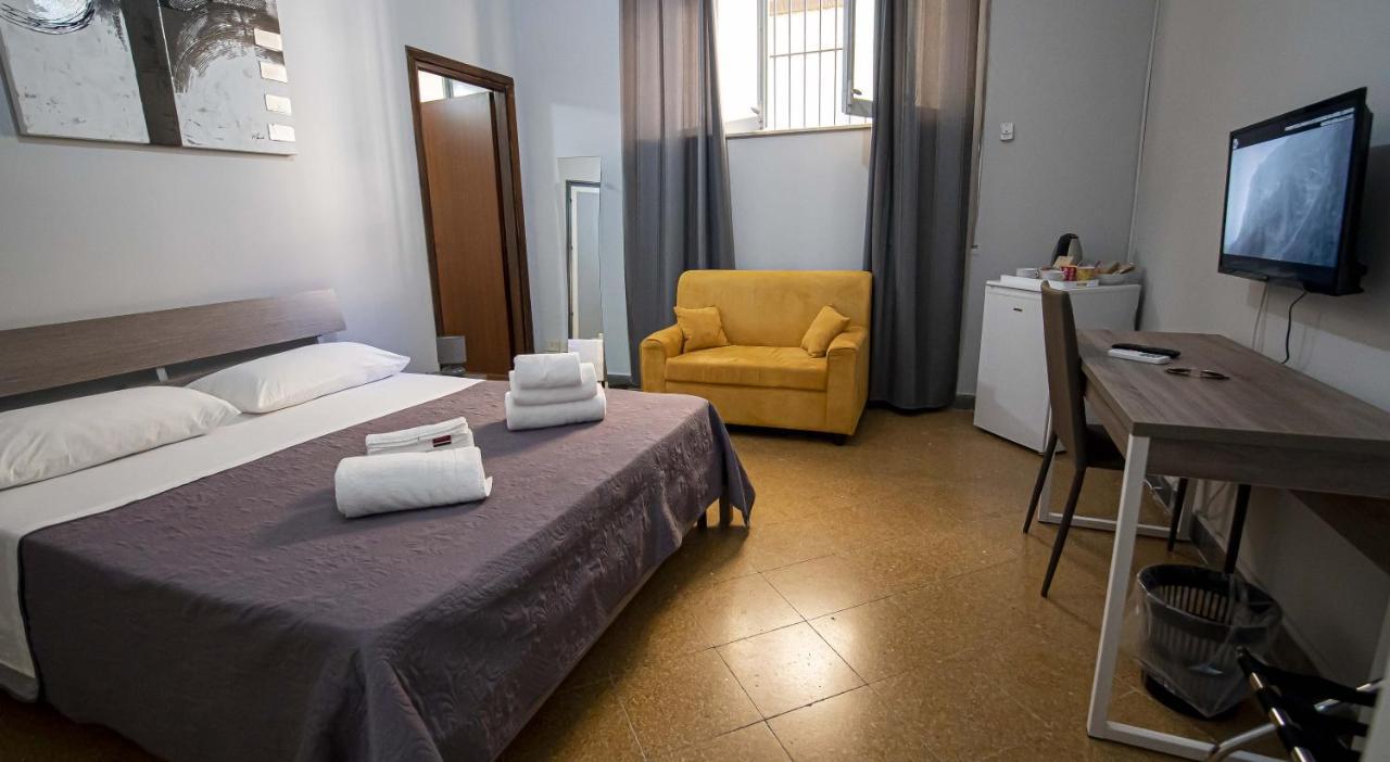 Giachi Friendly Rooms Alla Stazione Palermo Exterior foto