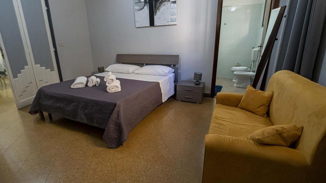 Giachi Friendly Rooms Alla Stazione Palermo Exterior foto