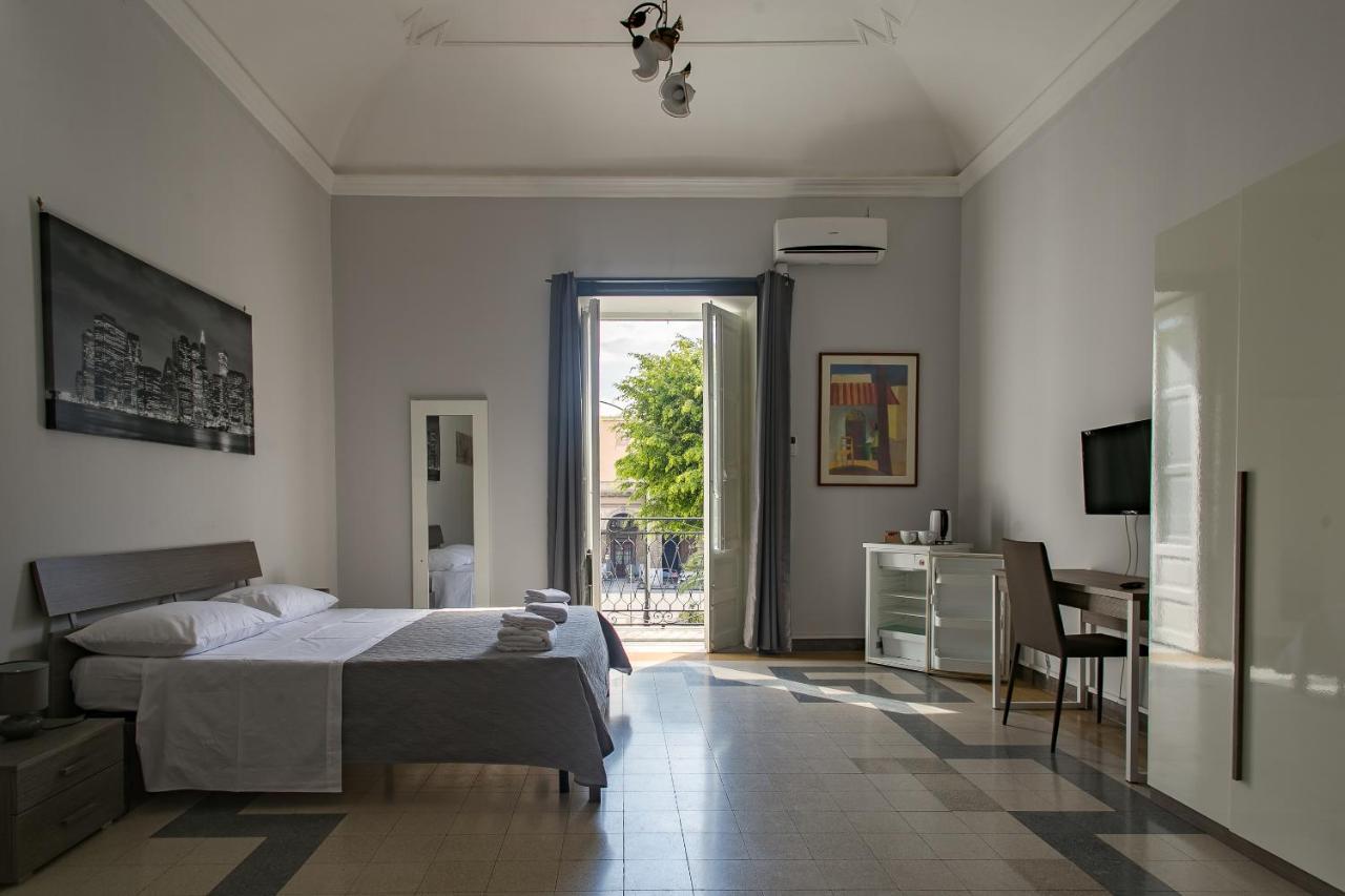 Giachi Friendly Rooms Alla Stazione Palermo Exterior foto