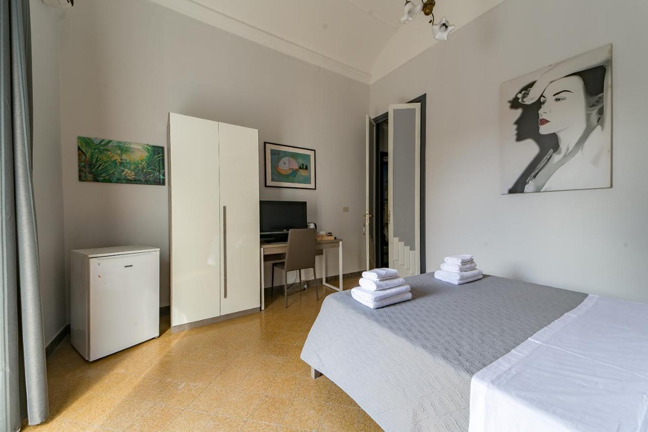 Giachi Friendly Rooms Alla Stazione Palermo Exterior foto