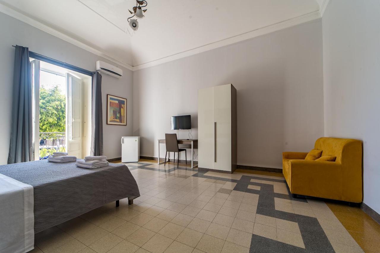 Giachi Friendly Rooms Alla Stazione Palermo Exterior foto