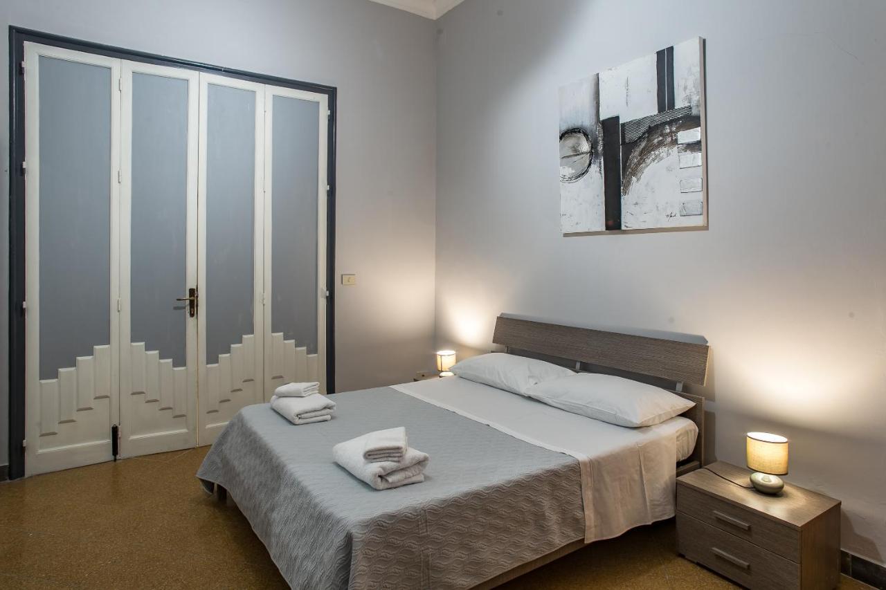 Giachi Friendly Rooms Alla Stazione Palermo Exterior foto