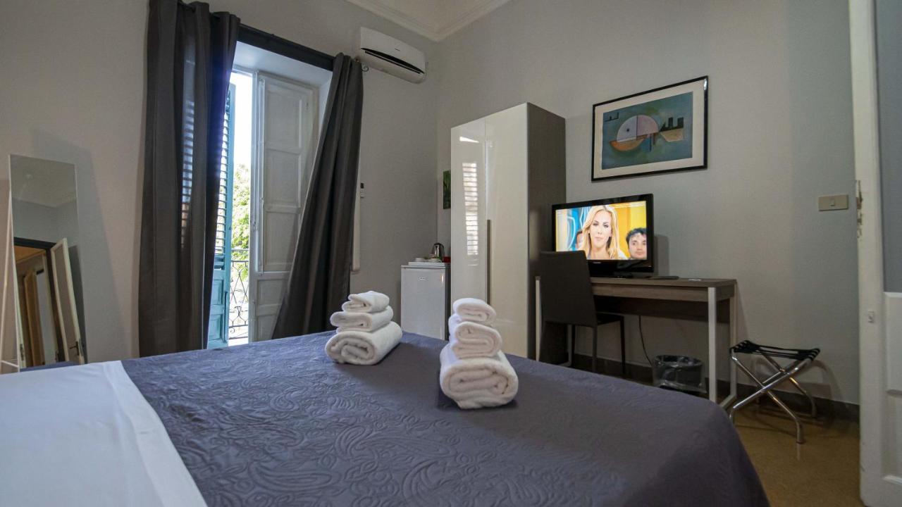 Giachi Friendly Rooms Alla Stazione Palermo Exterior foto