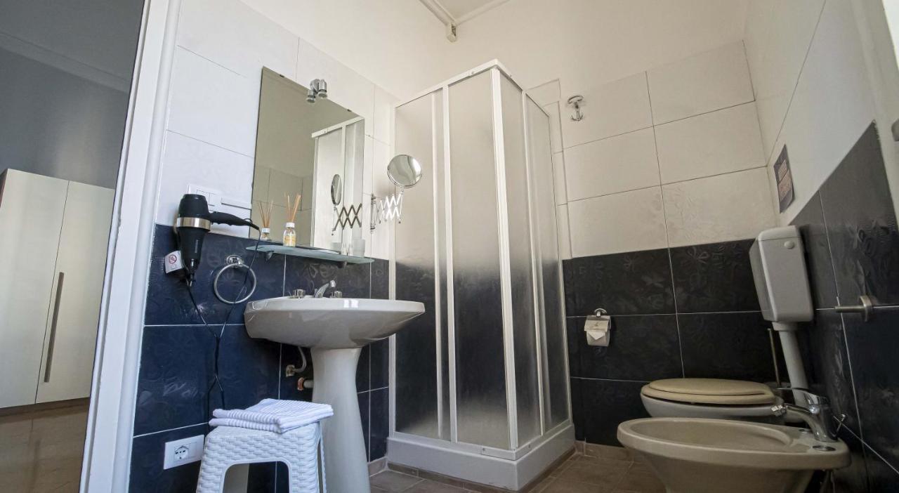 Giachi Friendly Rooms Alla Stazione Palermo Exterior foto